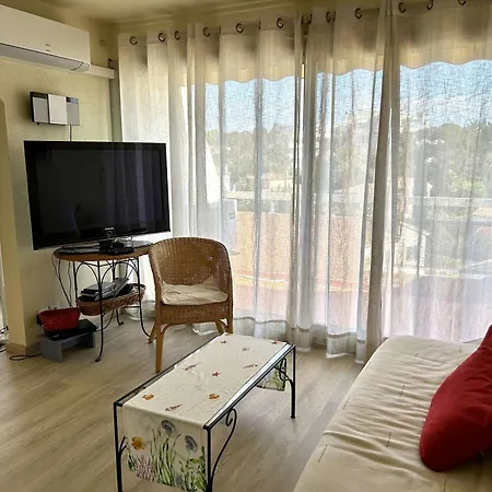 Apartament Lumineux 2 Pieces, Climatise, Proche A Saint-raphael Saint-Raphaël